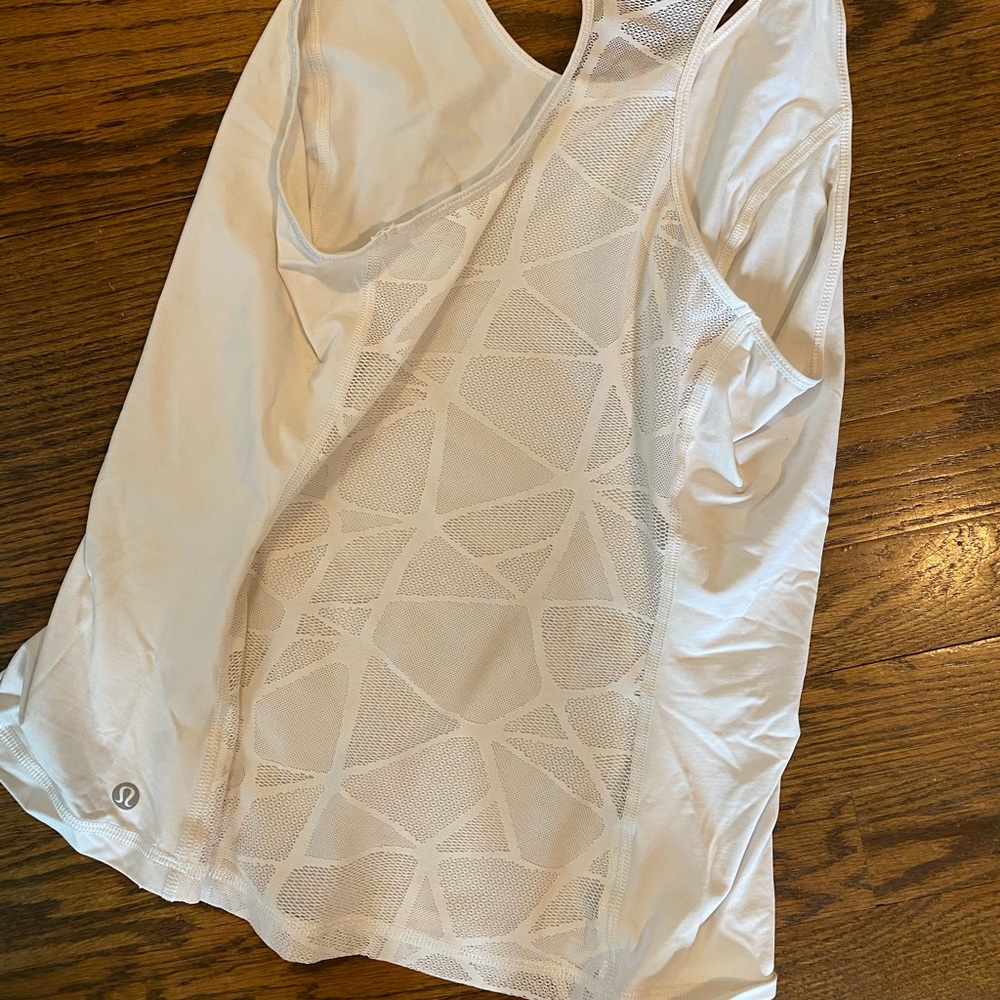 White lululemon tank